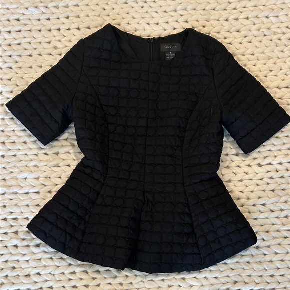 Gracia Black Textured Peplum Blouse Short Sleeve Size Small - Picture 4 of 12